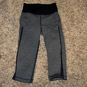 Lululemon‎ Capri Leggings